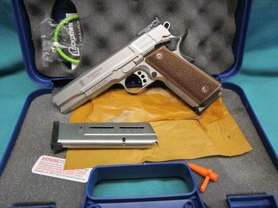 Smith & Wesson 1911 Pro Series 9mm new in box - Image 1 of 5