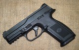 New FNS-9 9mm 17Rd w/Night Sights, Three Magazines, Black - 4 of 6