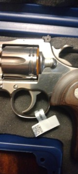 Colt Python .357 Magnum - 7 of 10