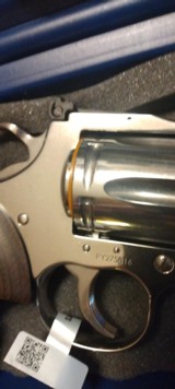 Colt Python .357 Magnum - 4 of 10