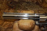 Colt Anaconda 44 Magnum 8" Stainless Steel - 4 of 11