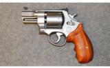 Smith & Wesson 627 Preformance Center .357 Magnum - 2 of 2