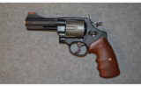 Smith & Wesson 329PD Airlite 44 Magnum - 2 of 2