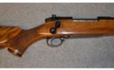 Weatherby Mark V Deluxe .300 WBY Magnum - 2 of 8