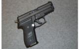 Sig Sauer P229 .40 S&W - 1 of 2