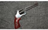 Smith & Wesson 686-6 ~ .357 Mag. - 1 of 2