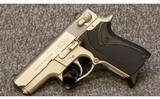Smith & Wesson~6906