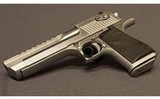 Magnum Research~Desert Eagle~44 Magnum
