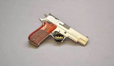 SIG SAUER~P220 ELITE~10MM