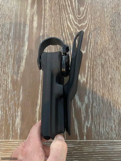 Holsters for Sig P320 Carry
SafariLand Level lll and Unknown Brand Level ll