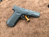 GLOCK22GENWITH NITE SITES AND2 MAGS AND BOX - 1 of 11