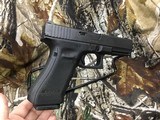 GLOCK 17 GEN 4WITH BOXAND NITE SITES - 5 of 10