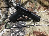 SMITH WESSON
M&P 40
WITH NITE SITES - 4 of 12