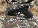 GLOCK 17 GEN 3……NIGHT SITES…..3 MAGS……..NICE - 2 of 10