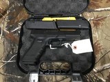 GLOCK 17 GEN 3……NIGHT SITES…..3 MAGS……..NICE - 1 of 10