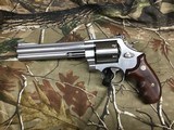 SMITH WESSON
657-3
LIKE NEW CONDITION
41 MAGNUM - 3 of 12