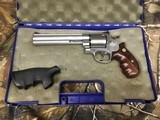 SMITH WESSON
657-3
LIKE NEW CONDITION
41 MAGNUM - 1 of 12