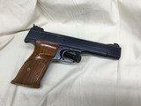 SMITH WESSON
MODEL 41
5 AND 1/2
HEAVY BARREL...LNIB - 3 of 11