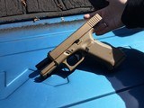 NIB GLOCK 19X....... 3 Mags...... Backstraps - 12 of 14