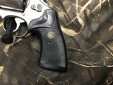 SMITH WESSON
657
(no dash)
BOX and
goodies - 9 of 17