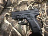 Springfied XD-40 Sub-Compact .40S&W - 4 of 10