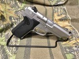 SMITH WESSON
4586 - 2 of 10