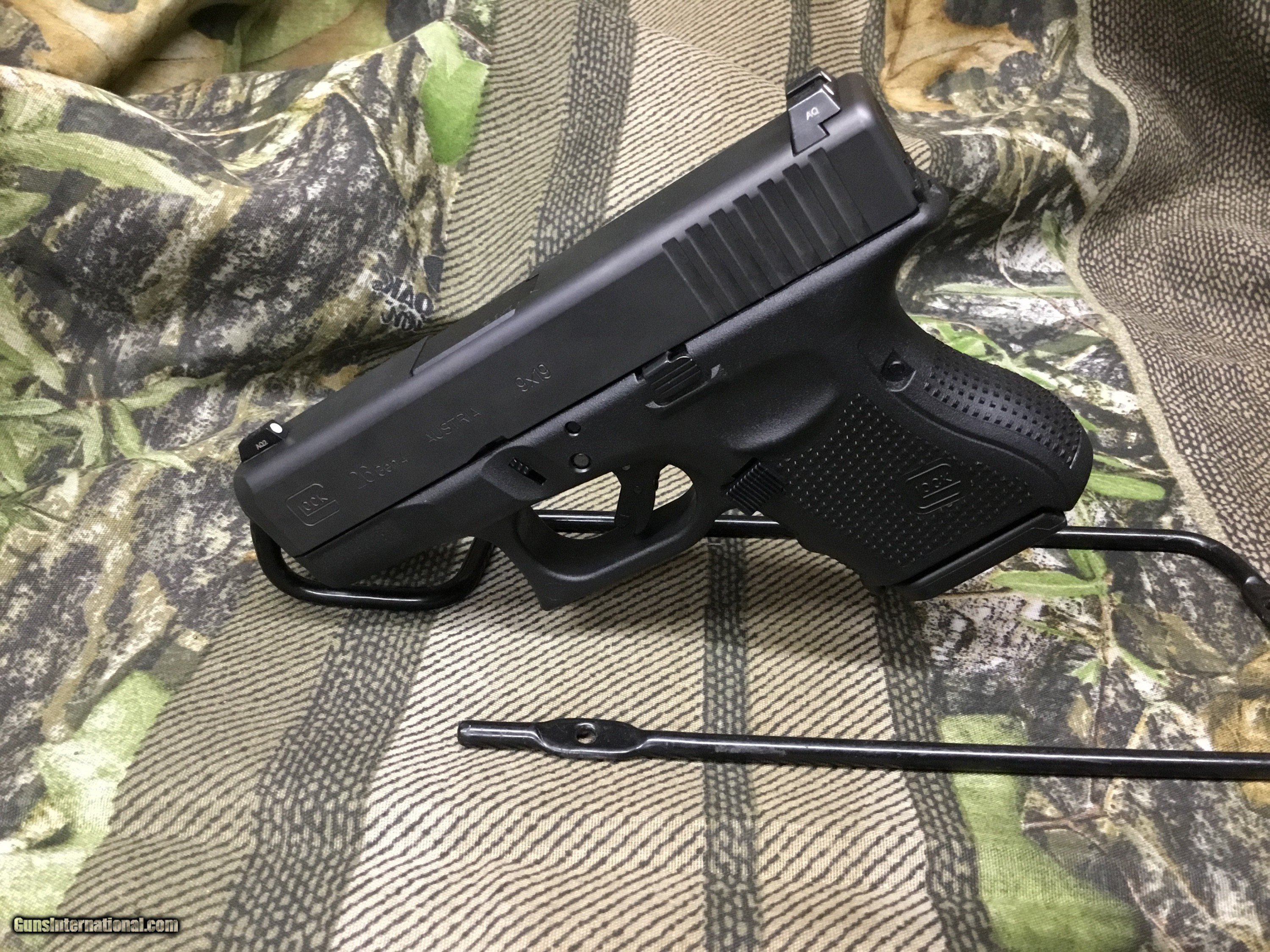 Glock 26 Gen 4 9MM Night Sights 2 Mags Backstraps Police Trade In