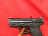 Smith Wesson M&P 40 Compact - 3 of 13