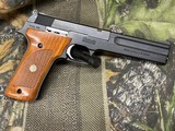 SMITH WESSON 422 .22 LR - 2 of 13