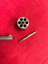 H & R The American Double Action Revolver32 SW2.5" - 10 of 11