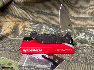 NICE  Spyderco Manix C95GP2 Knife
