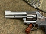 Smith & Wesson 617-6 - 4 of 17