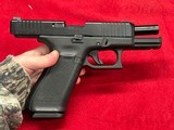 NICE Glock 45 9 mm MATCHING BOX....NITE SIGHTS......BACK STRAPS.....3 MAGS - 13 of 14