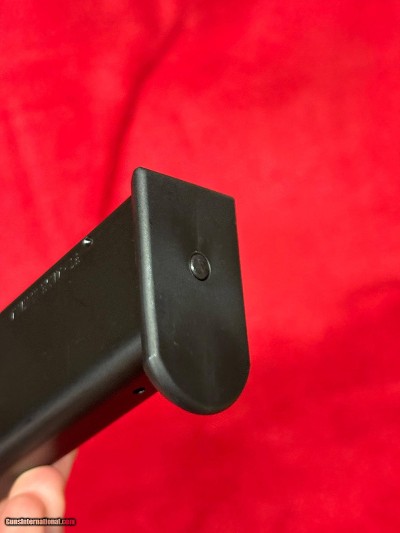 EAA WITNESS FULL SIZE .40 SW 14 ROUND MAGAZINE - Image 5 of 6
