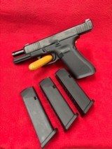 NICE Glock 17 Gen 5 9mm - 6 of 9