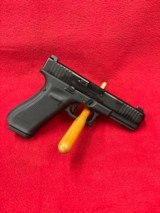 NICE Glock 17 Gen 5 9mm - 2 of 9