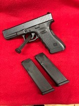 Glock 22 Gen 3 .40 SW..... 2 MAGS......NITE SIGHTS - 5 of 8