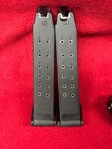 Glock 22 Gen 3 .40 SW..... 2 MAGS......NITE SIGHTS - 6 of 8