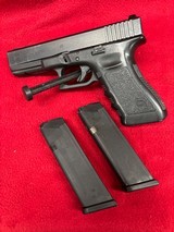 Glock 22 Gen 3 .40 SW.....NITE SIGHTS....2 MAGS