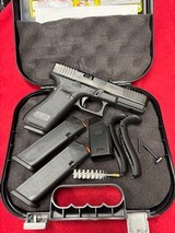 NEW Glock 22 GEN 5 .40 SW ....3 MAGS.....CA COMPLIANT