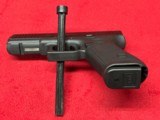 NEW Glock 22 GEN 5 .40 SW ....3 MAGS.....CA COMPLIANT - 5 of 12