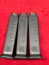 NEW Glock 19 Gen 5 9MM....3 Mags... Ameriglo... Black..CA COMPLIANT - 7 of 13