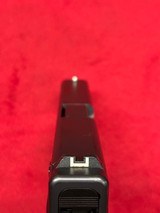NICE Glock 22. Gen 4 .40 SW - 12 of 13
