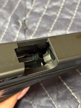 NICE Glock 22 Gen 4 .40 SW  - 7 of 12
