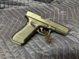 NICE Glock 22 Gen 4 .40 SW  - 2 of 12
