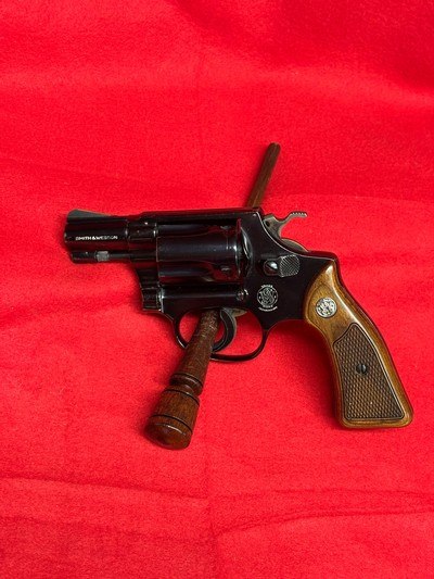 Smith Wesson 36 No Dash 38 SPL 2" Square Butt J-Frame - Image 1 of 10