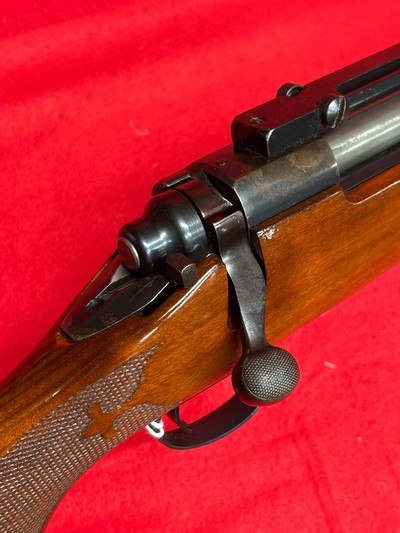 Remington 700 BDL 7mm Magnum Rifle 24