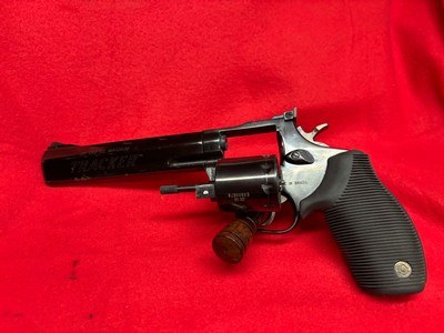 Taurus Tracker .22 LR Revolver 6.5" 9 Shot - Image 4 of 14