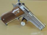 SALE PENDING---------------------------------SMITH & WESSON NICKEL MODEL 39-2 CONSECUTIVE PAIR IN BOXES (INVENTORY#9654) - 2 of 9
