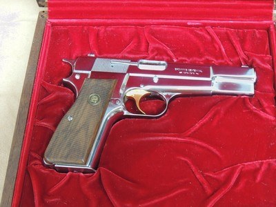 Browning Centennial Hi Power Belgian 9mm Pistol in the Case (mbllc#11173) - Image 1 of 6
